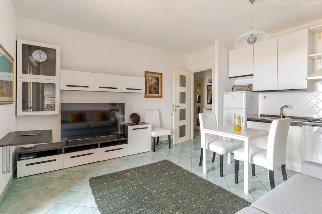 ונטימיגליה Thekeystudio, La Casa Del Mare Azzurro With Seaview מראה חיצוני תמונה