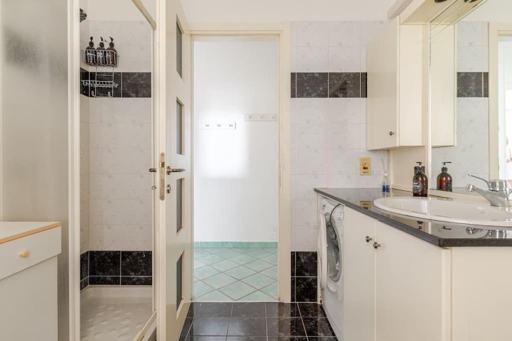 ונטימיגליה Thekeystudio, La Casa Del Mare Azzurro With Seaview מראה חיצוני תמונה